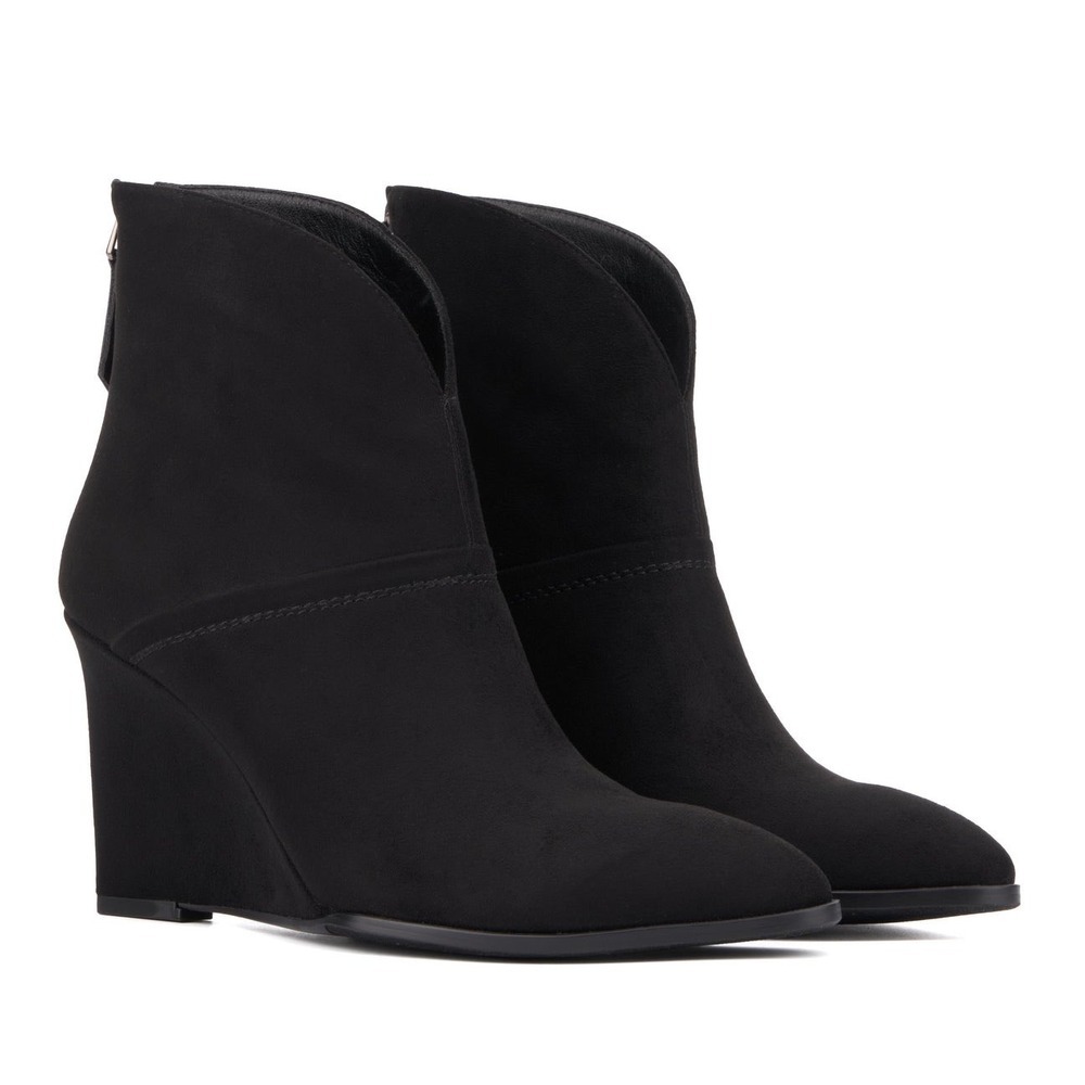TORGEIS New York Women's Lexis Ankle Boots, Black, Size 9